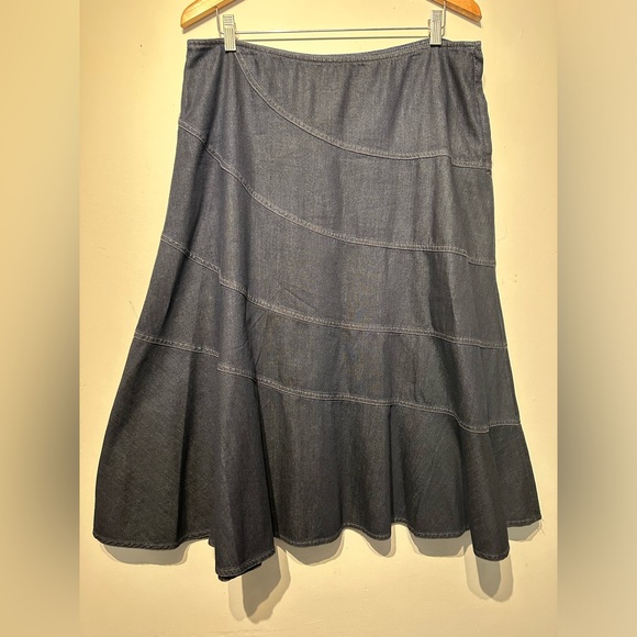 Vintage Liz Claiborne Denim Midi Skirt - Picture 3 of 7
